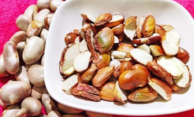 এক ফলের বীজেই হাজারো পুষ্টির সমাহার