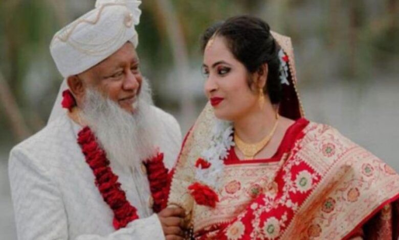 ১০ লাখ টাকা কাবিনে ৭০ বছর বৃদ্ধ বিয়ে করলেন ৩৫ বছরের নাজুকে
