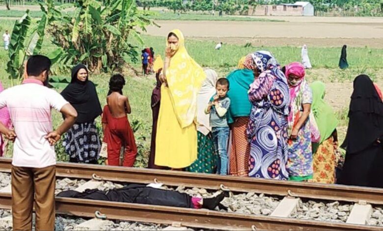 প্রেমিকের সাথে কথা শেষ করেই ট্রেনের নিচে ঝাঁপ দিলো মুন্নী